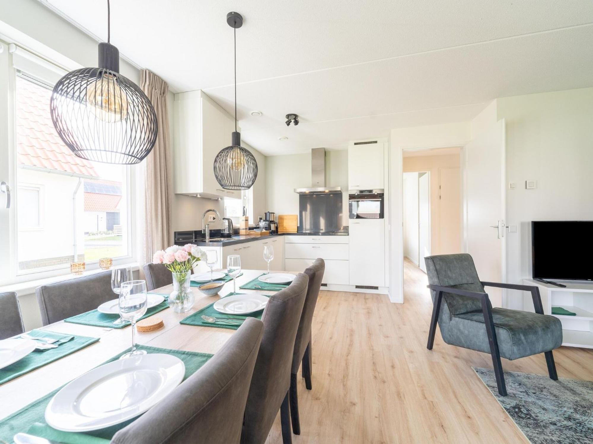 Luxurious With Garden And Parking *